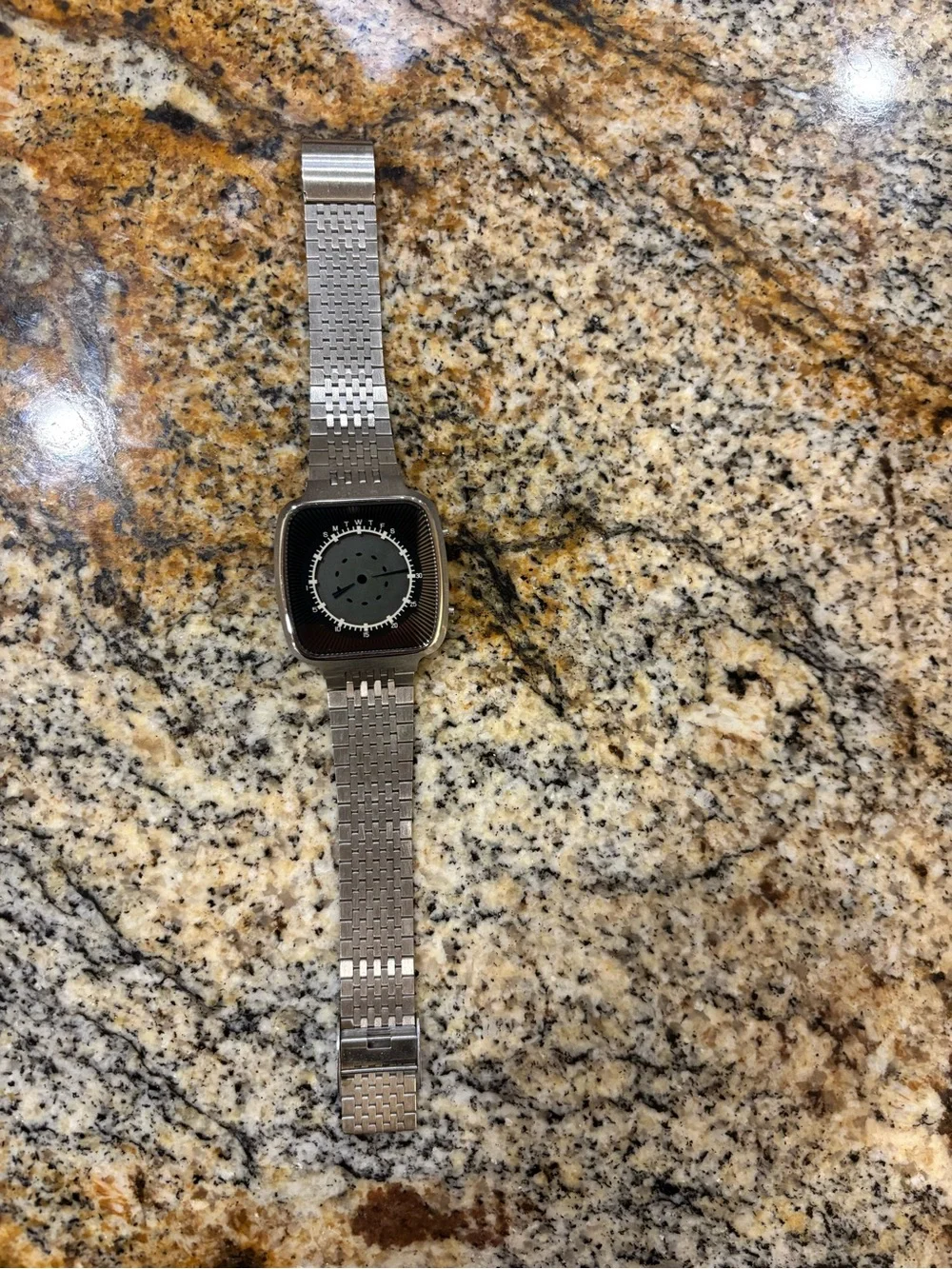 Rare 1979 Texas Instruments Starburst LCD Analog Watch